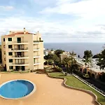 Sunny Ocean View *