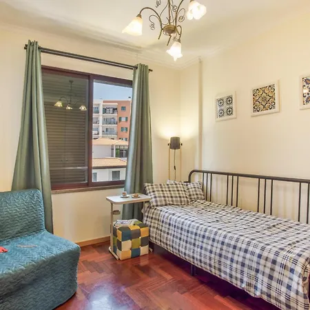 Sunny Ocean View Apartment Canico (Madeira)