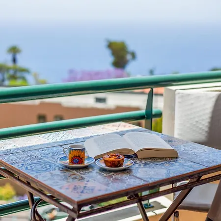 Apartment Sunny Ocean View Canico (Madeira)
